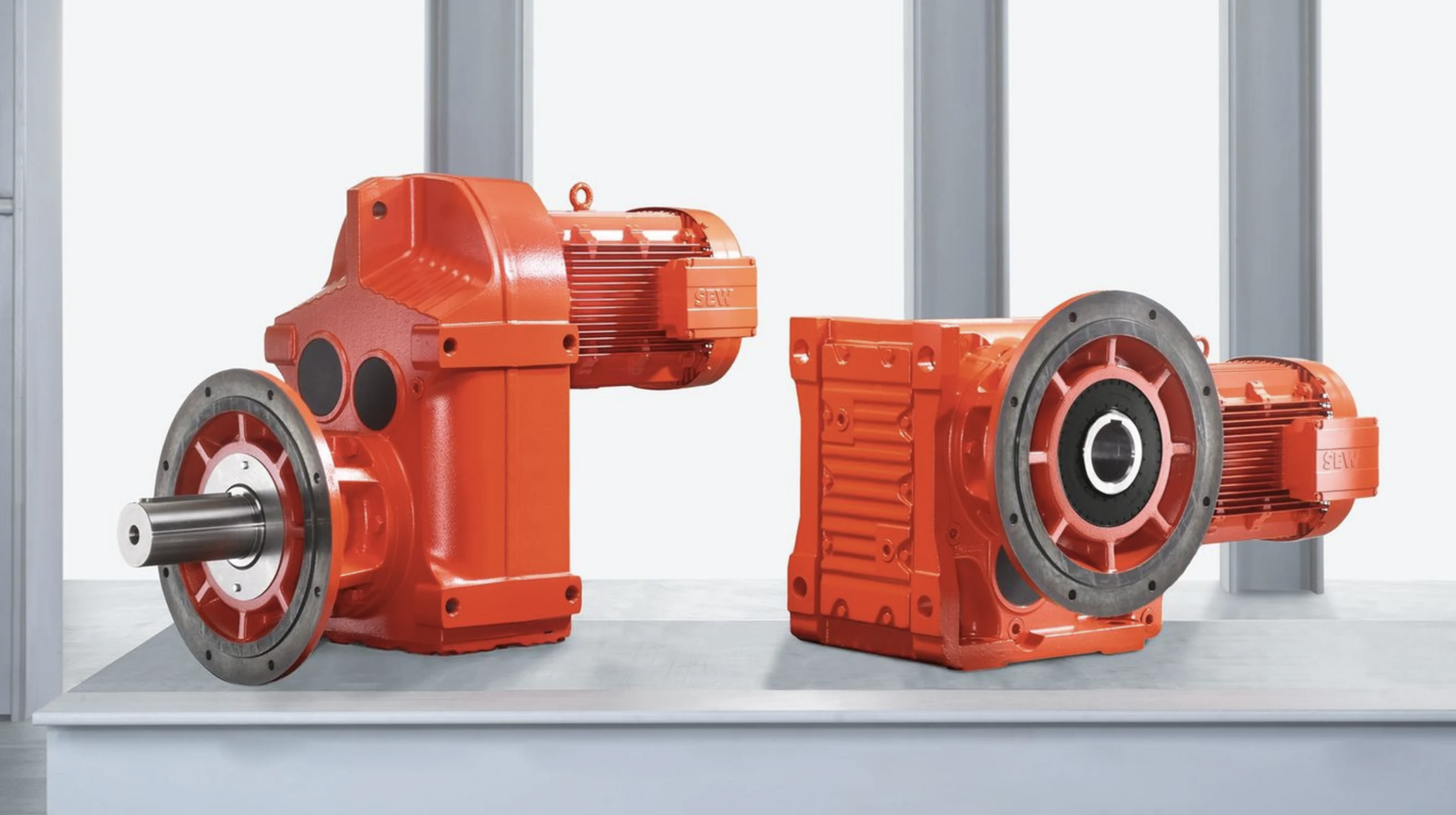Gear units for agitators and mixing plants